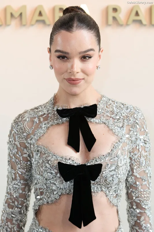 Hailee Steinfeld photo 18 of 1042