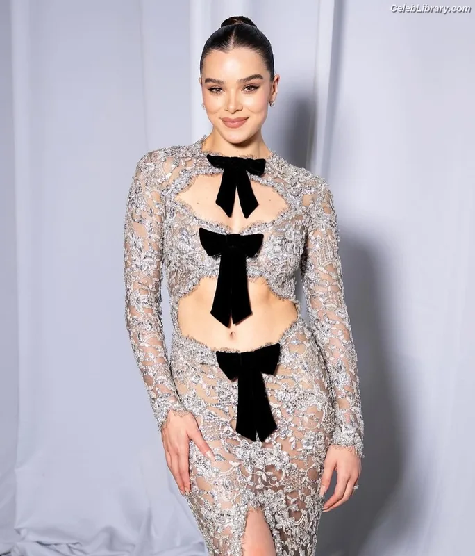 Hailee Steinfeld photo 14 of 1042