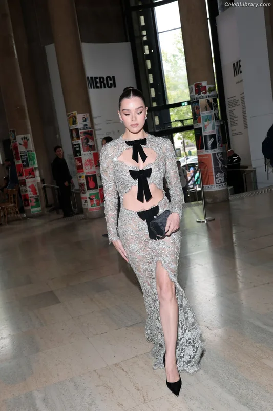 Hailee Steinfeld photo 5 of 1042