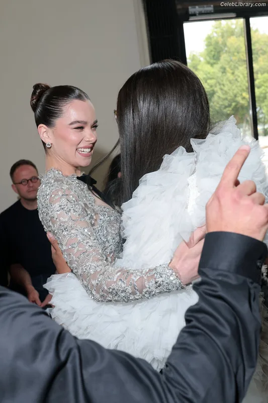 Hailee Steinfeld photo 8 of 1042