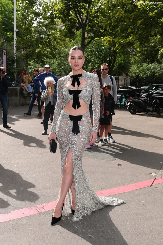 Hailee Steinfeld photo 20 of 1042