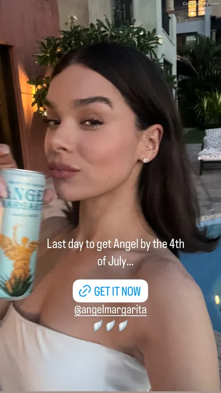 Hailee Steinfeld photo 22 of 1042