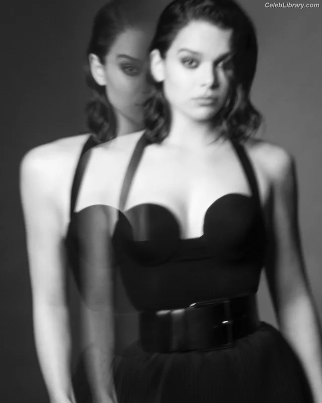 Hailee Steinfeld photo 3 of 1042