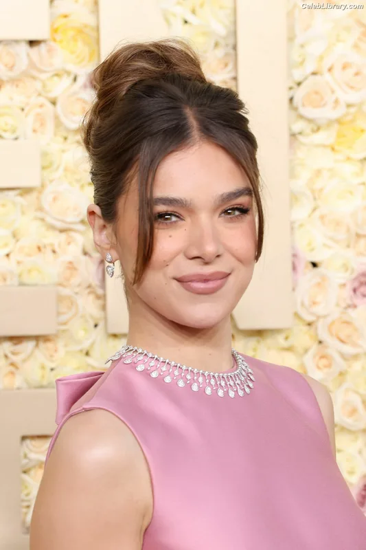 Hailee Steinfeld photo 20 of 1042