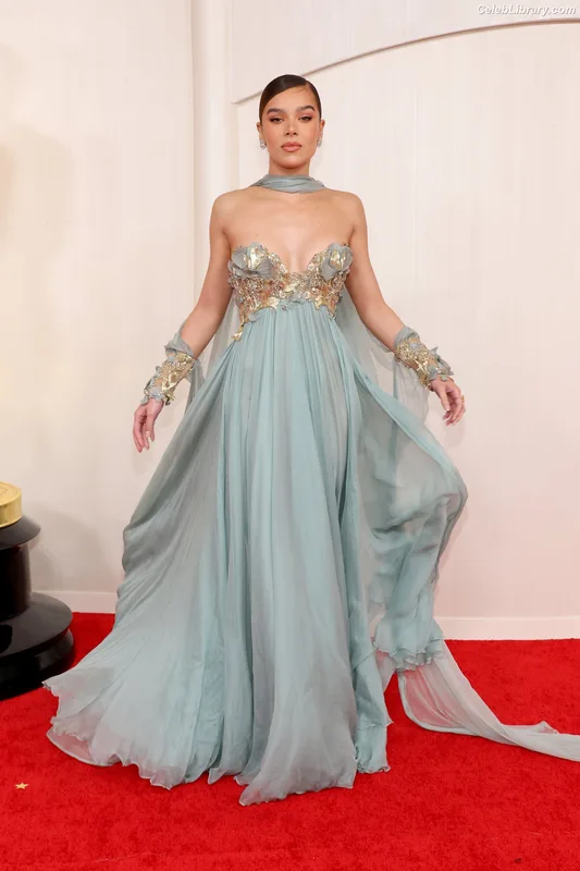 Hailee Steinfeld photo 10 of 1042