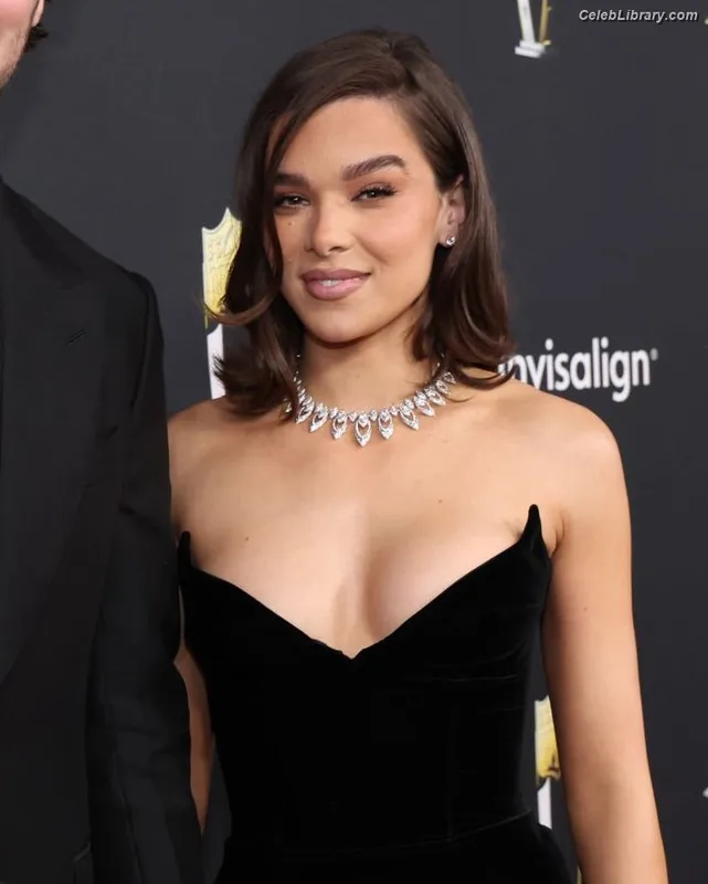 Hailee Steinfeld photo 4 of 1042