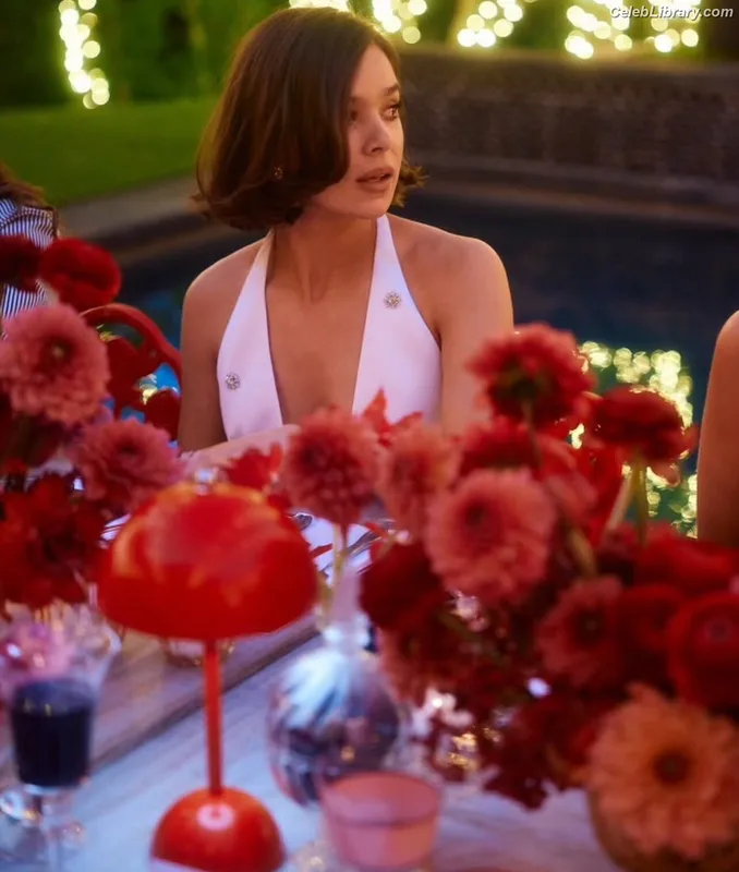 Hailee Steinfeld photo 13 of 1042