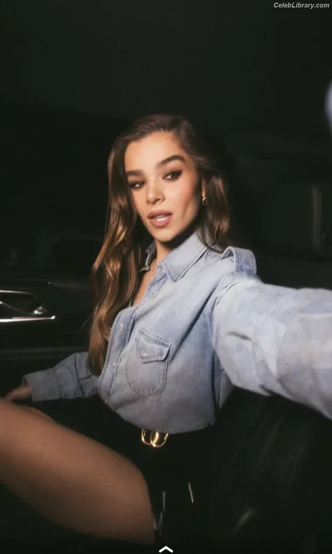 Hailee Steinfeld photo 3 of 1042
