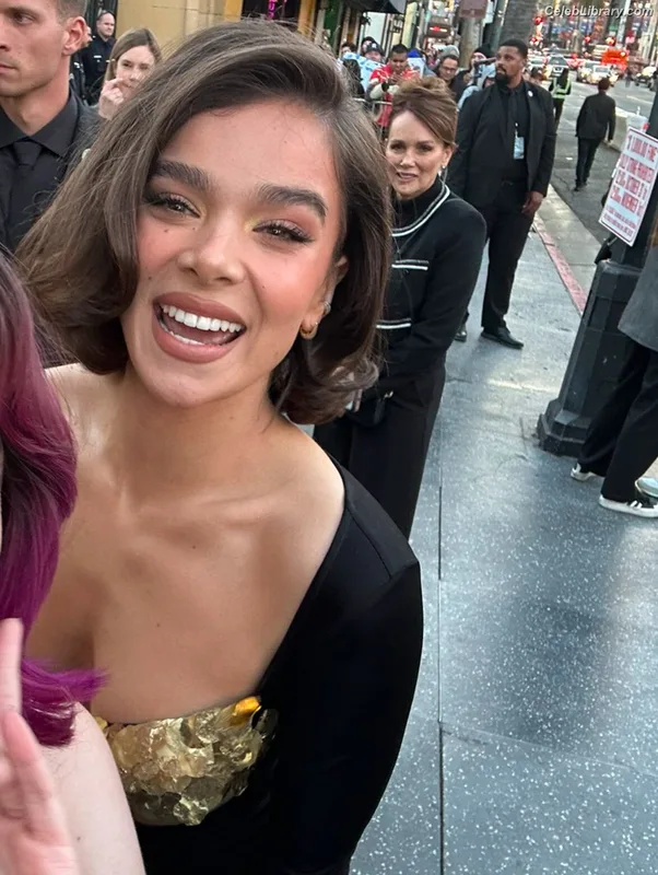 Hailee Steinfeld photo 8 of 1042