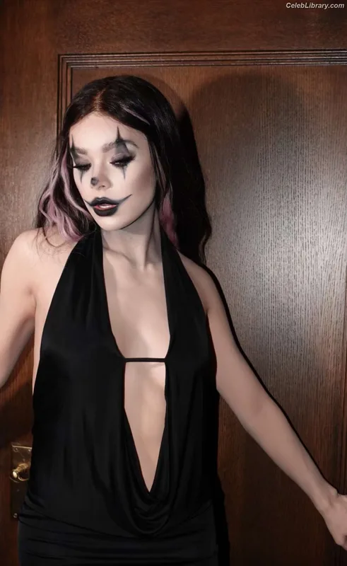 Hailee Steinfeld photo 14 of 1042