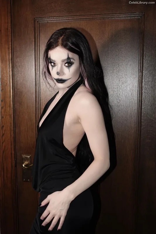 Hailee Steinfeld photo 16 of 1042