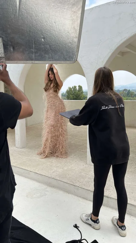 Hailee Steinfeld photo 2 of 1042
