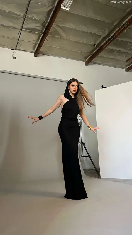 Hailee Steinfeld photo 5 of 1042