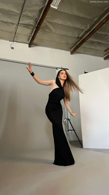 Hailee Steinfeld photo 6 of 1042