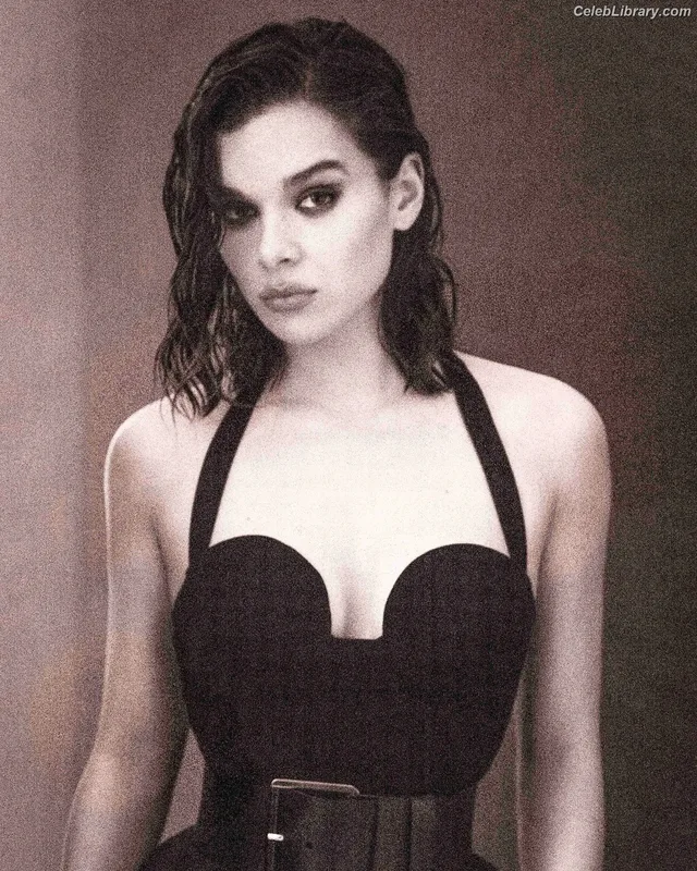 Hailee Steinfeld photo 23 of 1042