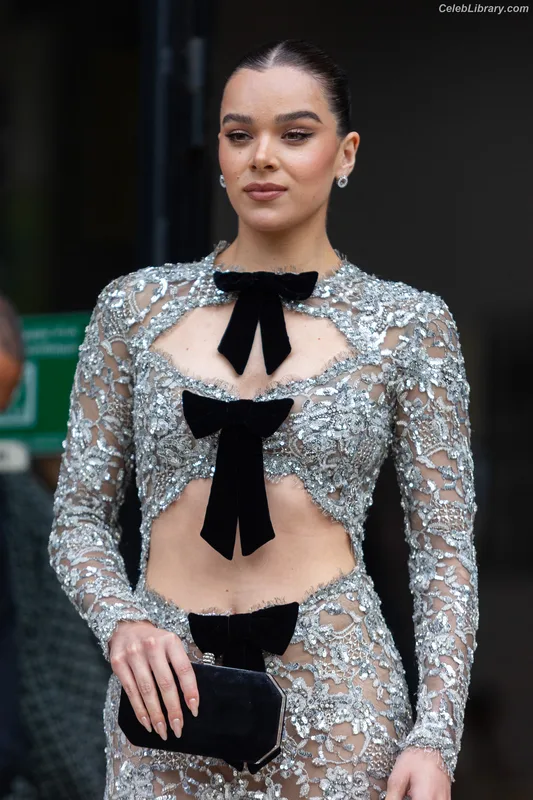 Hailee Steinfeld photo 6 of 1042