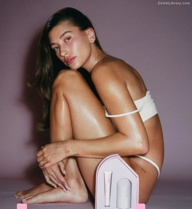 Hailey Baldwin Bieber photo 23 of 1157