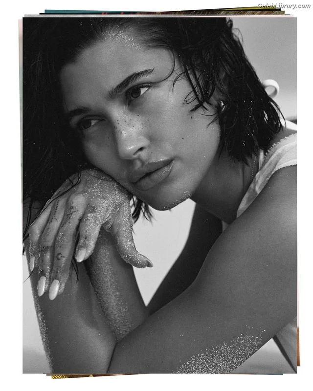 Hailey Baldwin Bieber photo 15 of 1157