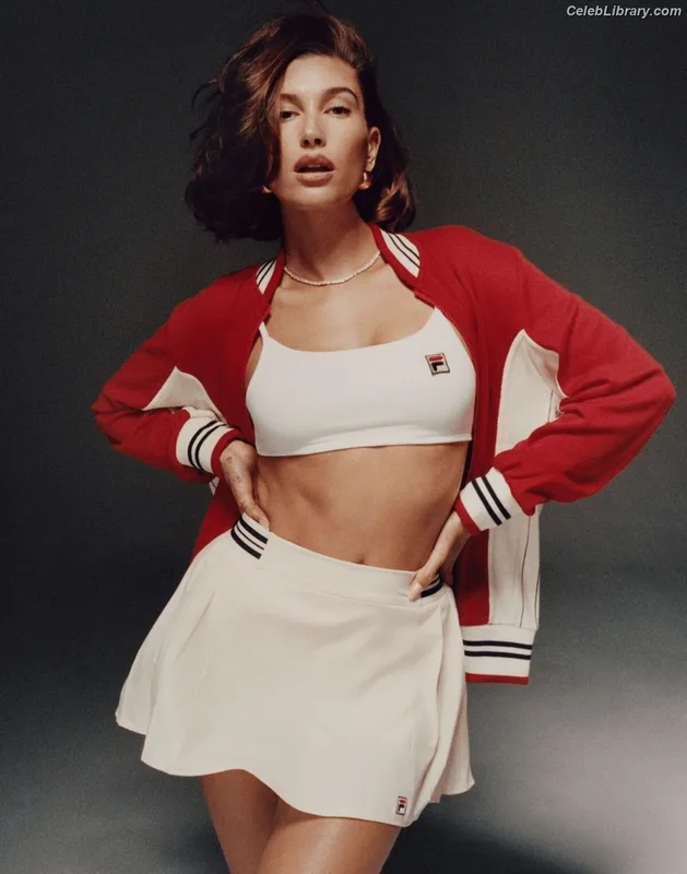 Hailey Baldwin Bieber photo 4 of 1157