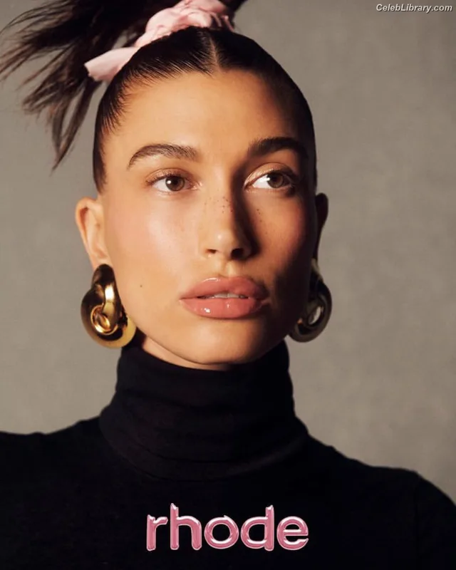 Hailey Baldwin Bieber photo 19 of 1157