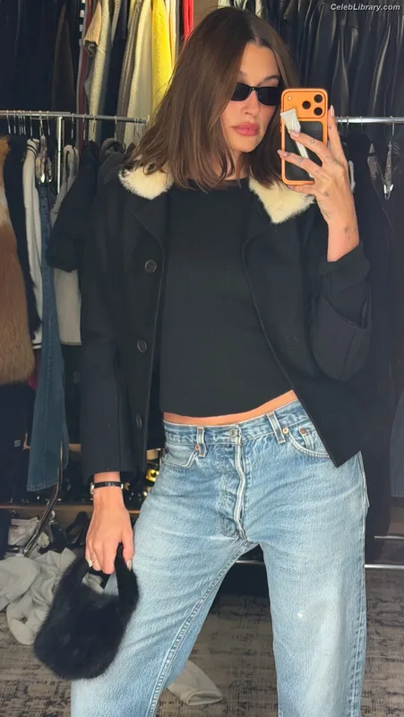 Hailey Baldwin Bieber photo 16 of 1157