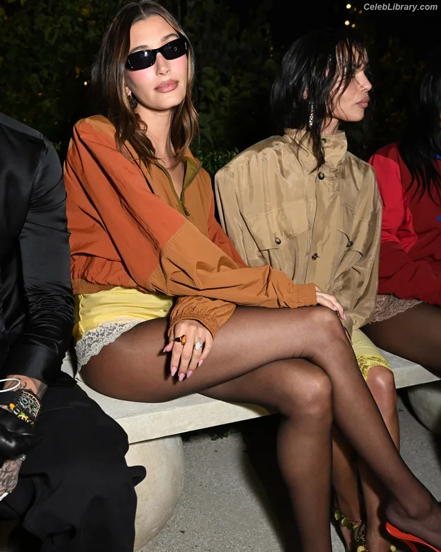 Hailey Baldwin Bieber photo 13 of 1157