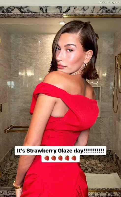 Hailey Baldwin Bieber photo 17 of 1157