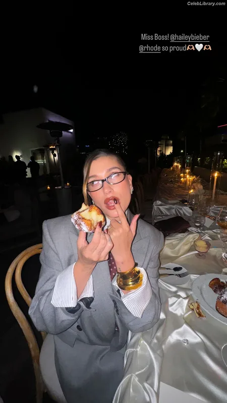 Hailey Baldwin Bieber photo 24 of 1157