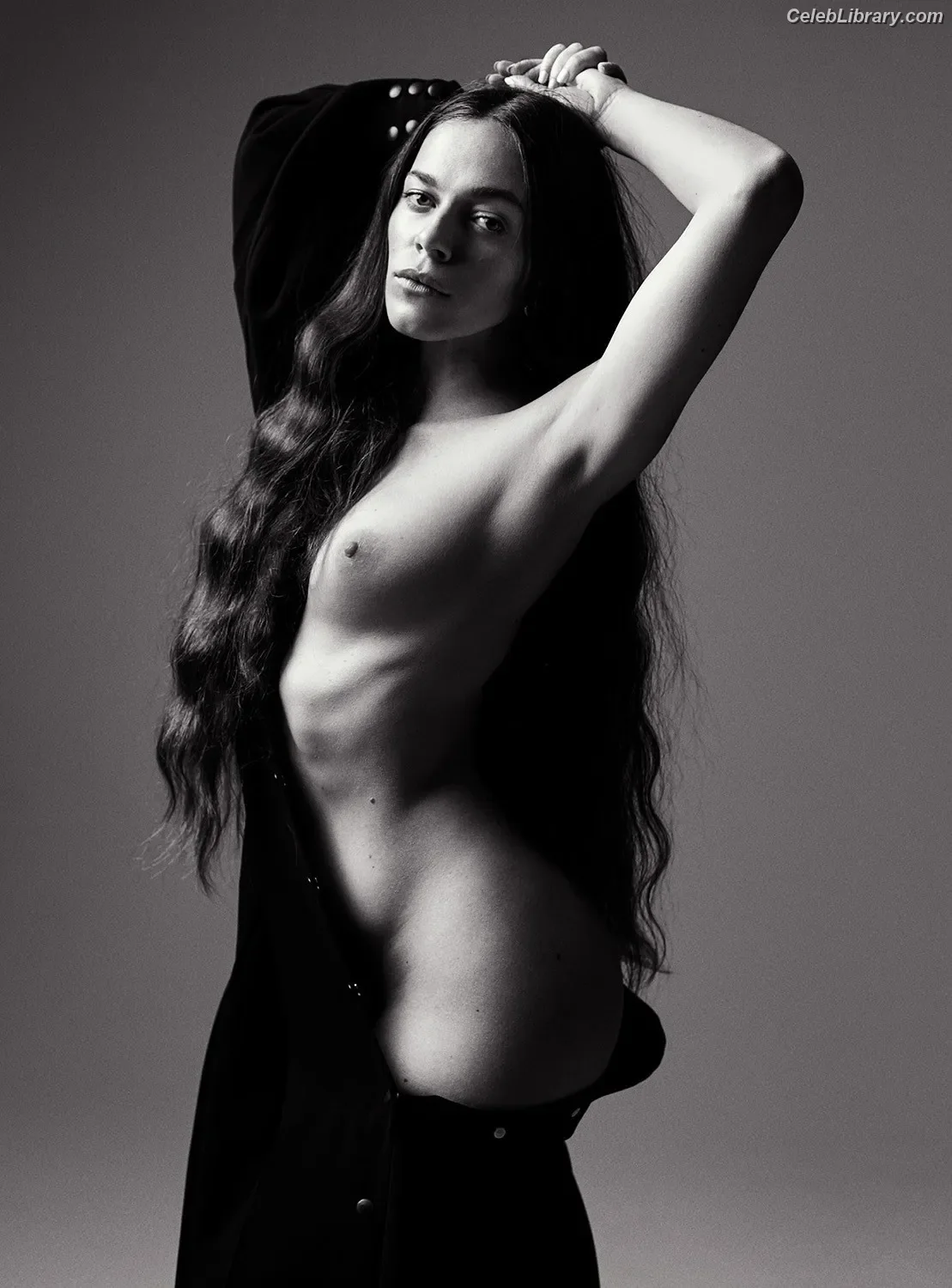 Hailey Gates photo 5 of 6