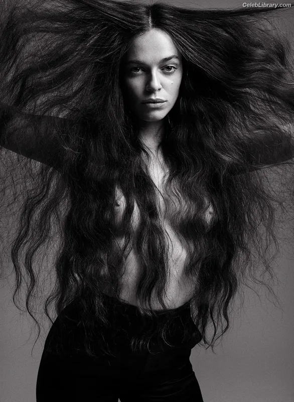 Hailey Gates photo 4 of 7