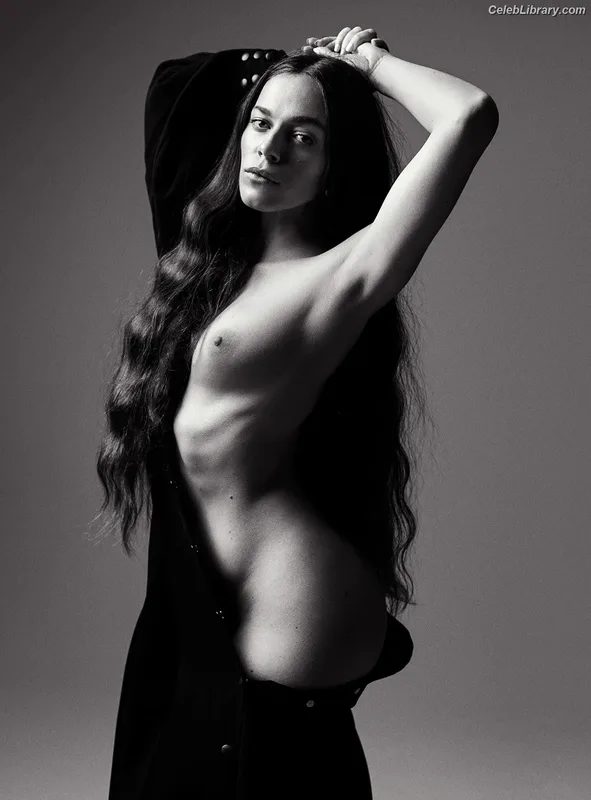 Hailey Gates photo 5 of 7