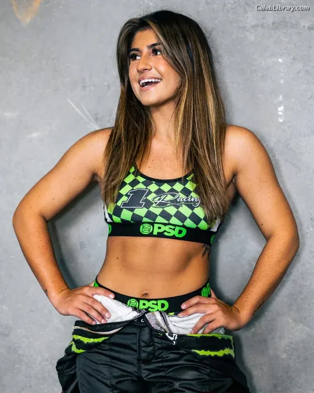 Hailie Deegan photo 16 of 61