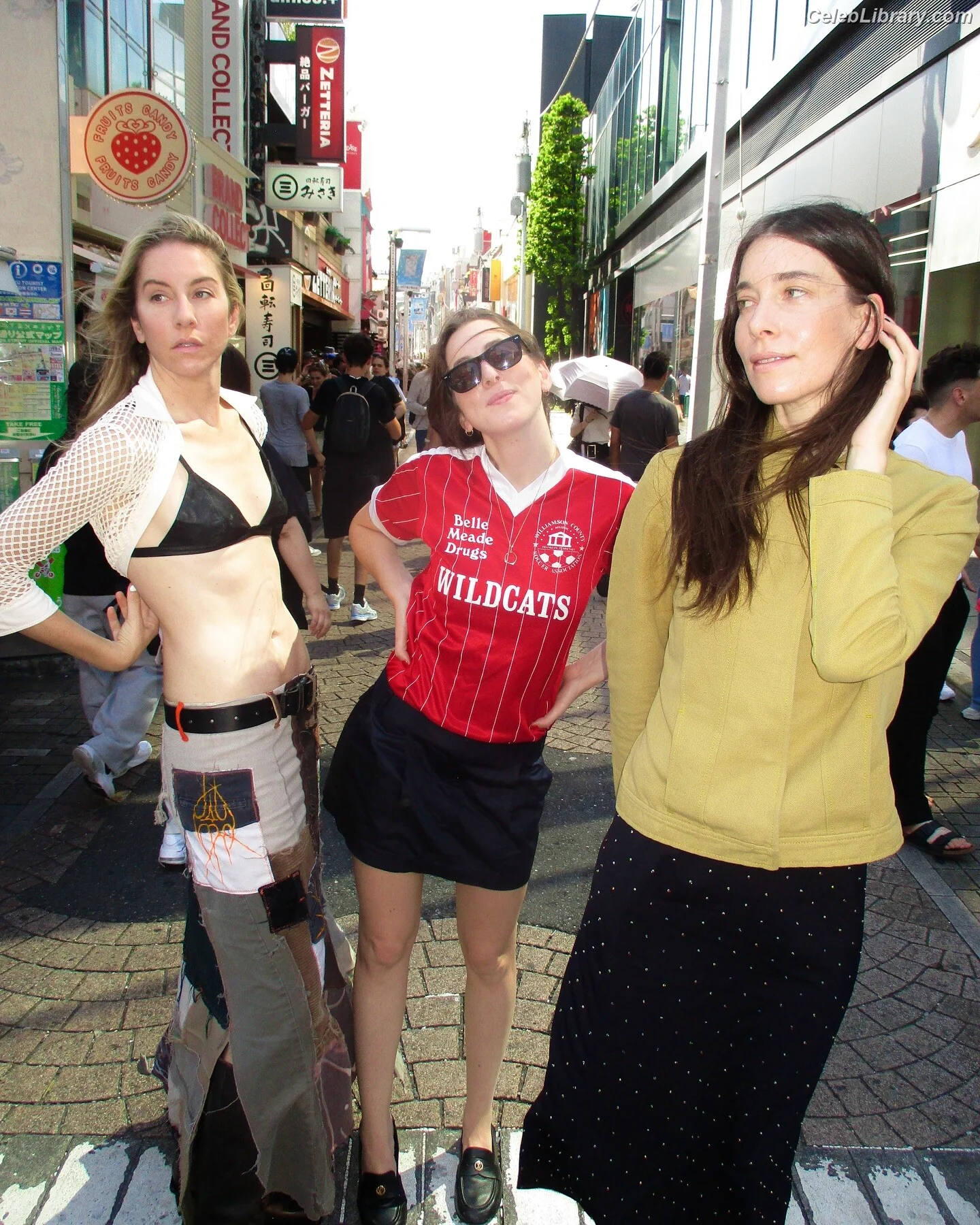 Haim Sisters photo 9 of 253