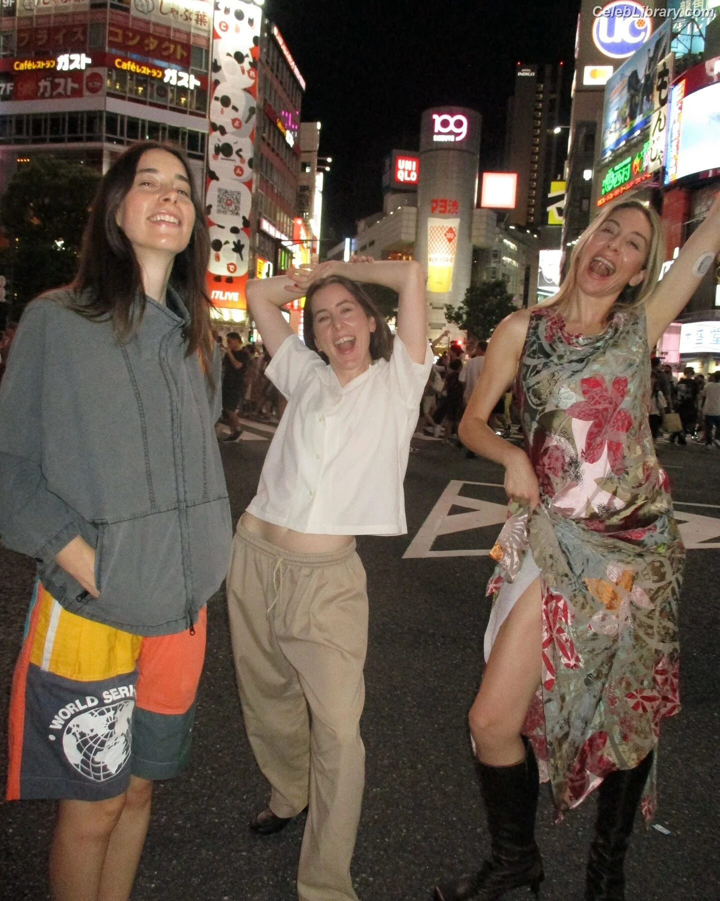 Haim Sisters photo 11 of 253