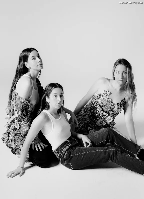 Haim Sisters photo 3 of 254