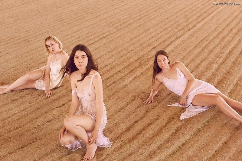 Haim Sisters photo 8 of 254