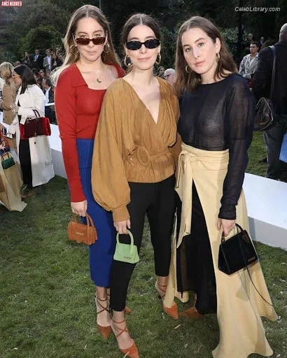 Haim Sisters photo 16 of 254