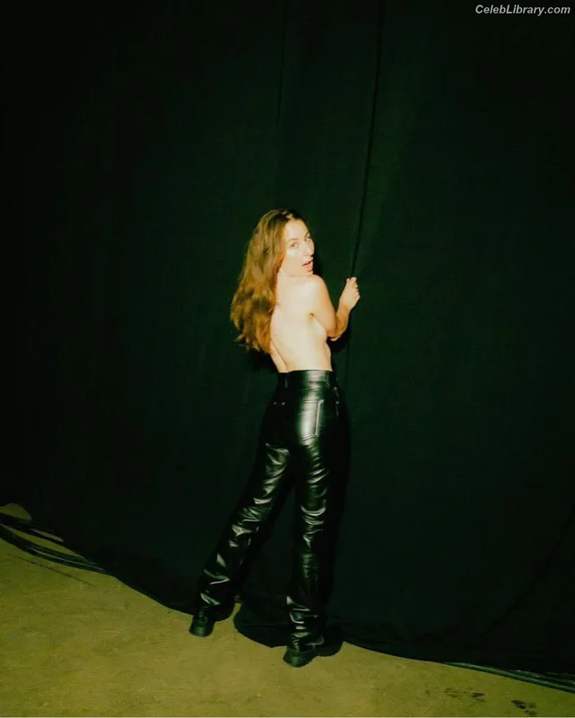 Haim Sisters photo 5 of 254