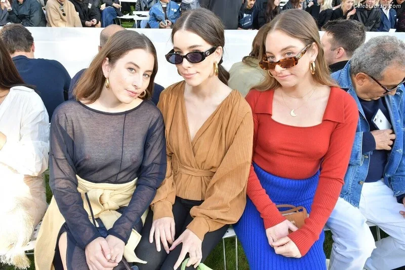 Haim Sisters photo 22 of 254