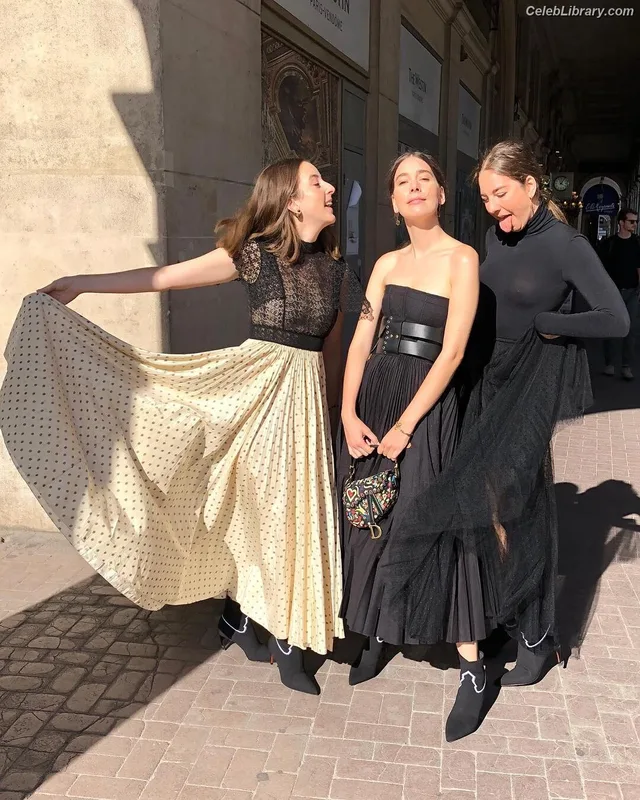 Haim Sisters photo 7 of 254