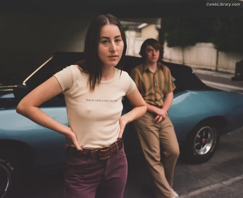 Haim Sisters photo 13 of 254