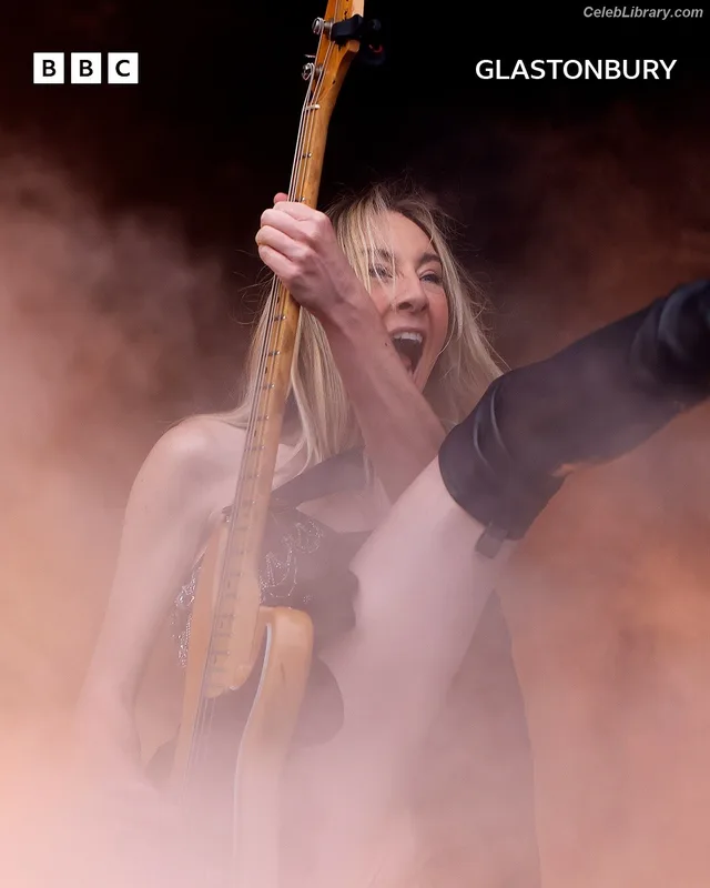 Haim Sisters photo 4 of 254