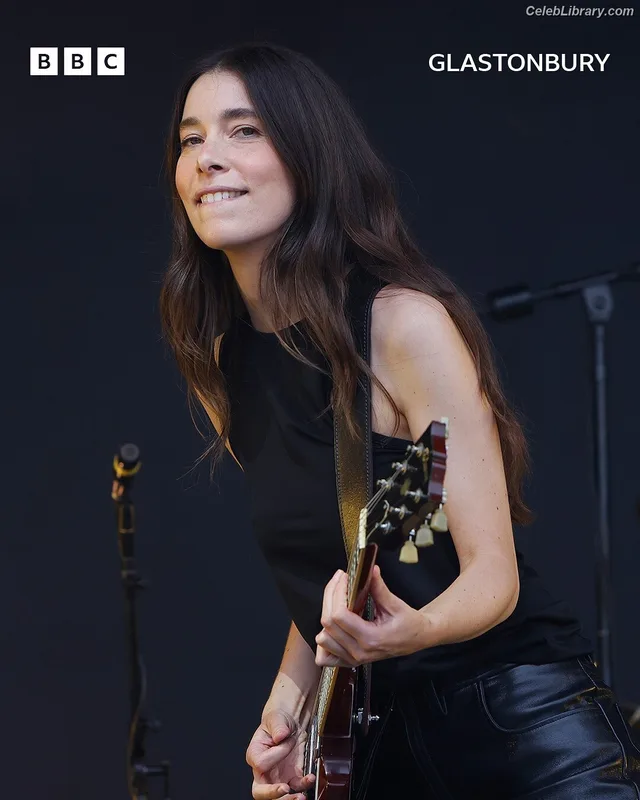 Haim Sisters photo 6 of 254