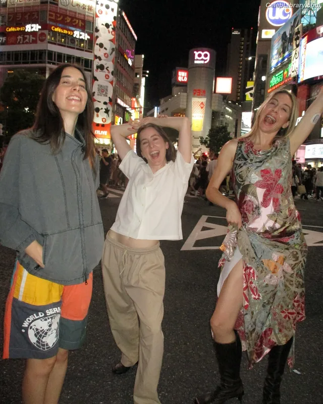 Haim Sisters photo 11 of 254