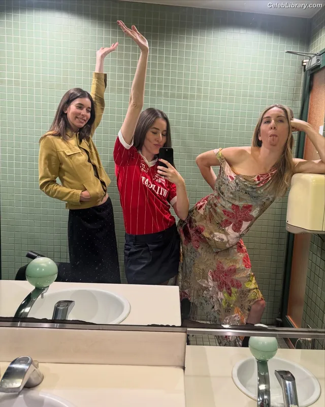 Haim Sisters photo 14 of 254
