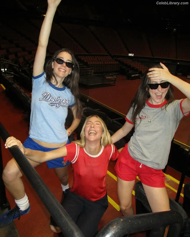 Haim Sisters photo 21 of 254