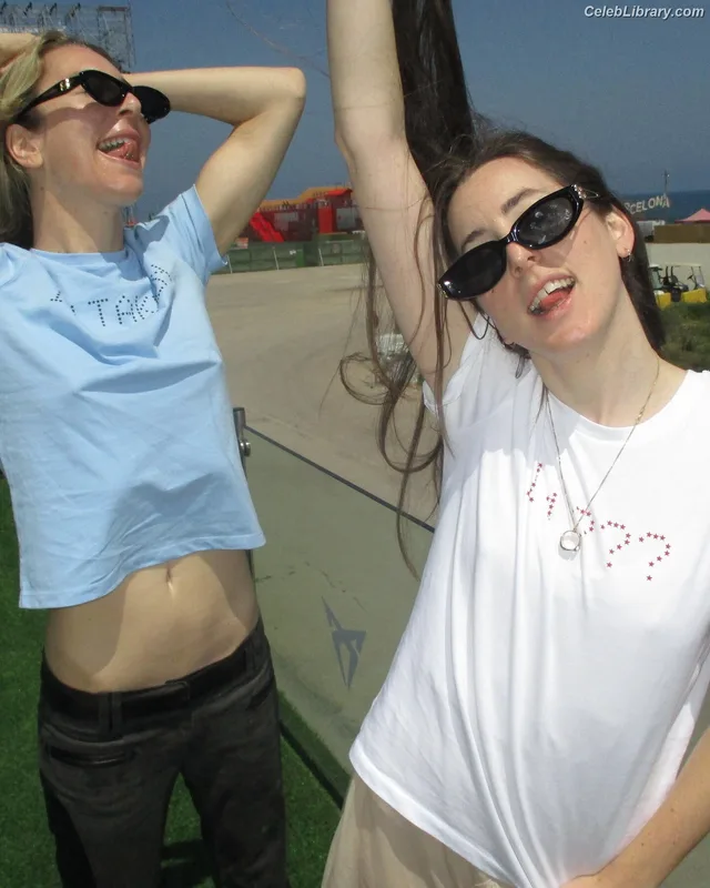 Haim Sisters photo 1 of 254