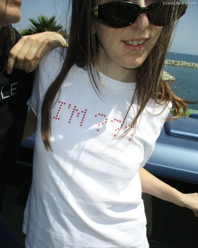 Haim Sisters photo 2 of 254
