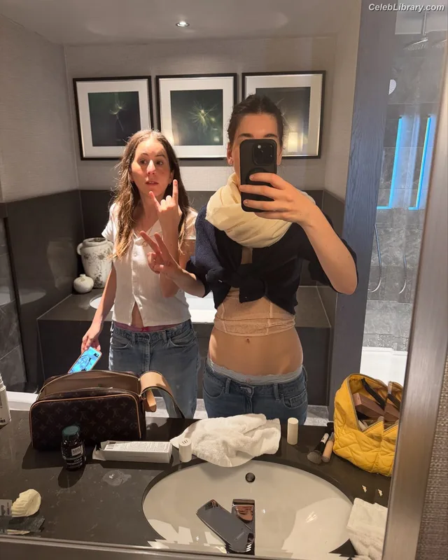 Haim Sisters photo 10 of 254