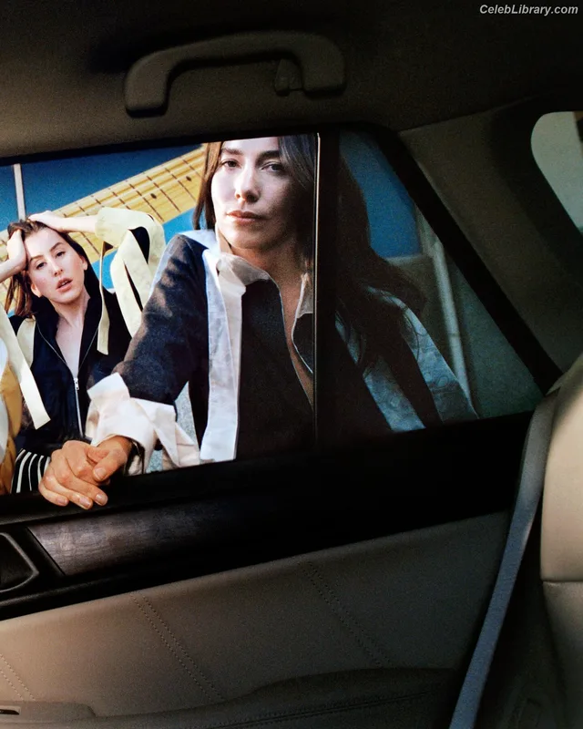 Haim Sisters photo 18 of 254